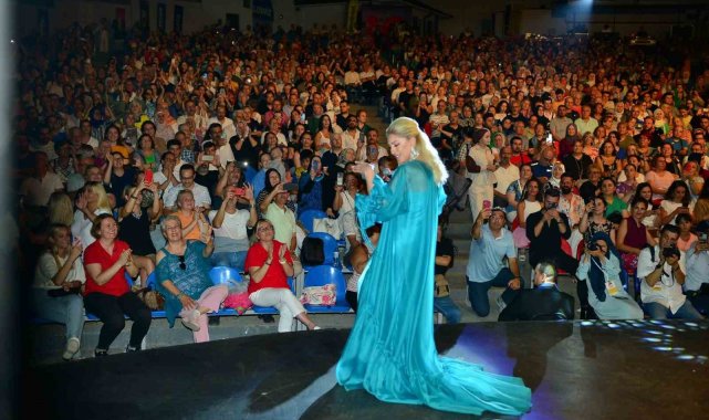 Bursa'da Muazzez Ersoy ile nostalji rüzgarı