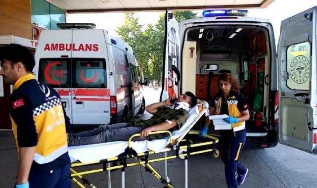 Bursa'da, servis minibüsü otomobile çarptı: 4 yaralı