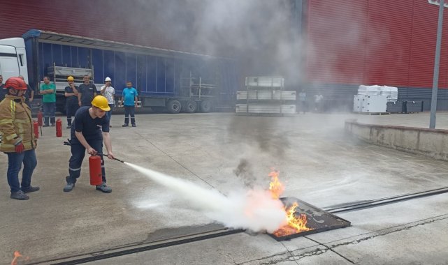Büyükşehir itfaiyesi işletmelere eğitim veriyor