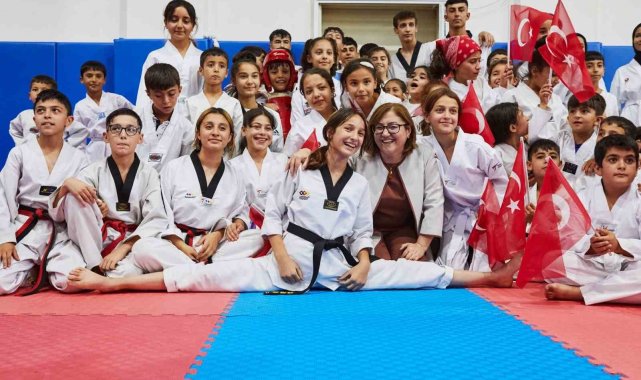 Büyükşehir'in yaz spor okullarına öğrencilerden yoğun ilgi