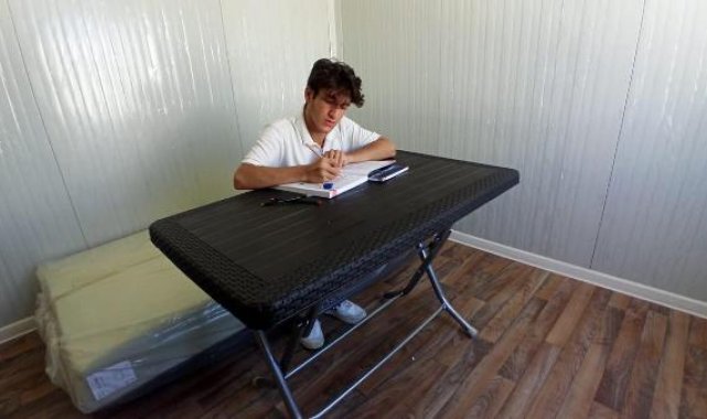 Çadırda sınava hazırlanan depremzede, Türkiye 18'incisi oldu