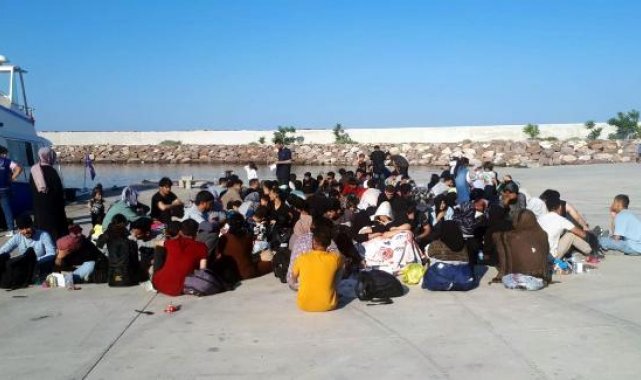 Çanakkale'de teknede 144 kaçak göçmen ile 1 organizatör yakalandı