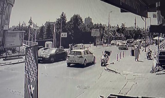 Çekmeköy'de Beşiktaşlı futbolcu Umut Meraş'ın yaptığı kaza kamerada