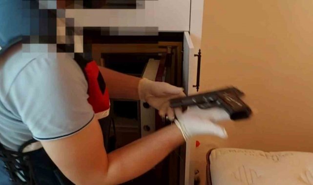 Çelik kasadan 4 tabanca 1865 mermi çıktı