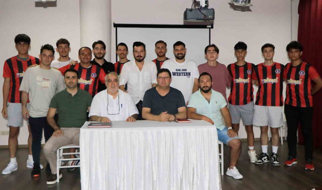 Çiftlikköy Belediyespor'dan iç ve dış transferde 20 imza