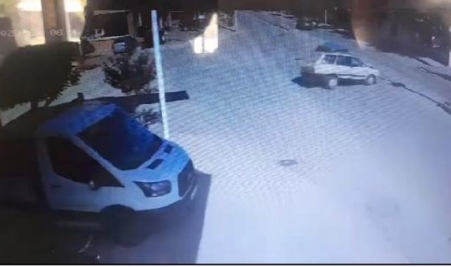 Çorum'da iki otomobilin çarpıştığı kaza kamerada