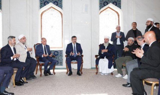 Cumhurbaşkanı Yardımcısı Yılmaz'dan, El-Hüseyni'nin ailesine taziye ziyareti