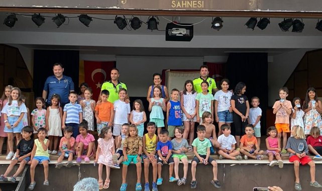 Datçalı miniklere 'Hacivat ve Karagöz' ile trafik eğitimi verildi