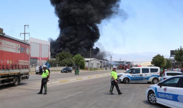 Denizli'de geri dönüşüm tesisinde yangın