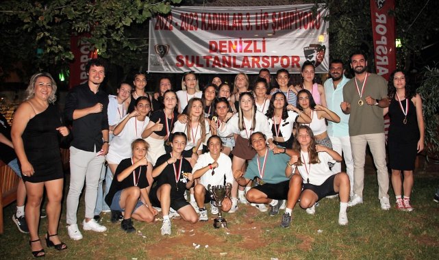 Denizli'nin Sultanları şampiyonluğu kutladı