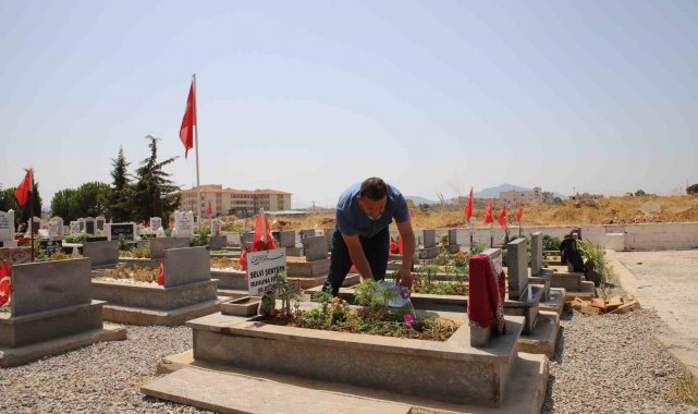Deprem bölgesinde acılar hala taze