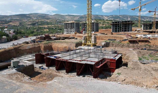 Depremzedelerin konutları hızla yükseliyor, örnek daireler ortaya çıkıyor