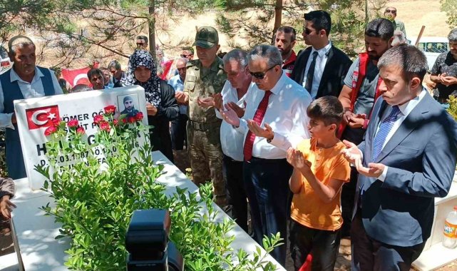Diyarbakır'da 15 Temmuz şehitleri kabirlerinin başında anıldı