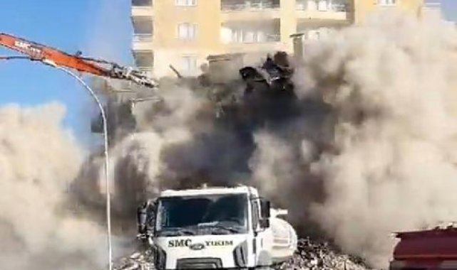 Diyarbakır'da 6 katlı bina yıkım sırasında çöktü; o anlar kamerada