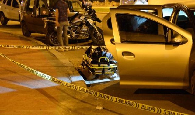 Diyarbakır'da otomobilde bıçaklanmış erkek cesedi bulundu; ihbarı yapan 2 şüpheli gözaltına alındı