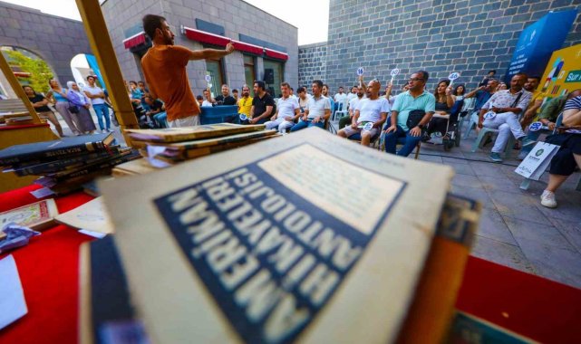 Diyarbakırlı kitapseverler "Kitap Mezadı"nda buluştu