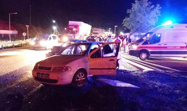 Düğün dönüşü kaza: 1'i ağır 9 yaralı