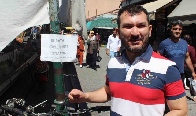 Dükkânın önüne çöp atılmasını istemeyen esnaftan uyarı yazısı