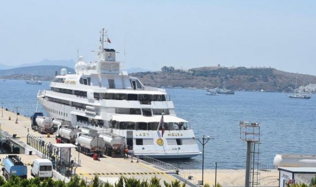 Dünyanın en lüks yatlarından 'Lady Moura'ya' 16 milyon liralık yakıt
