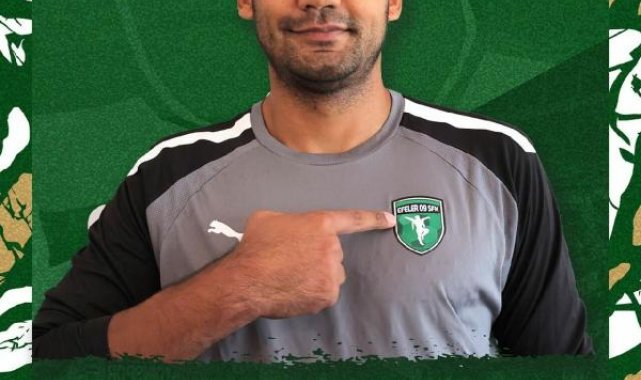 Efeler 09'da Mert ve Uğur takımda kaldı