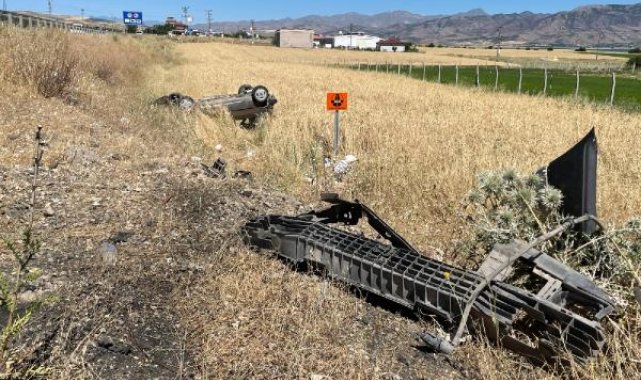Elazığ'da otomobil, şarampole devrildi: 6 yaralı