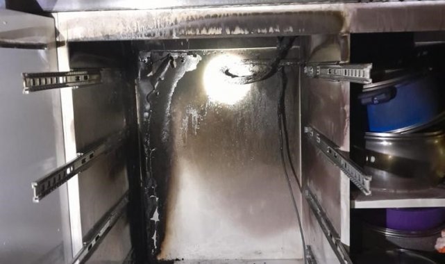 Elektrikten kaynaklı çıkan yangın, mutfağı kullanılmaz hale getirdi