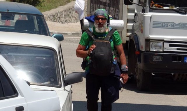 Emekli olup Türkiye'yi yürüyerek gezmeye başladı