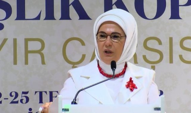Emine Erdoğan: Gönüllülerimiz, bütün deneyimleriyle, devletimizin ve milletimizin yanında oldu