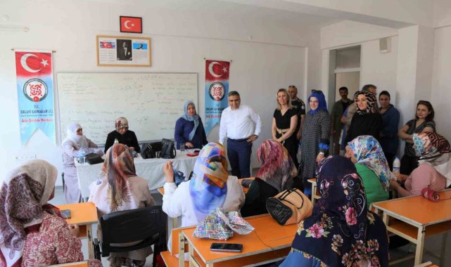 Ergani Kaymakamı Karaaslan ADEM kursiyerleriyle bir araya geldi
