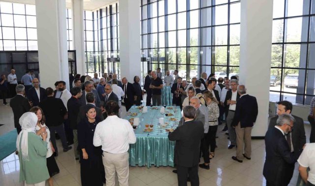 ERÜ'de bayramlaşma töreni düzenlendi