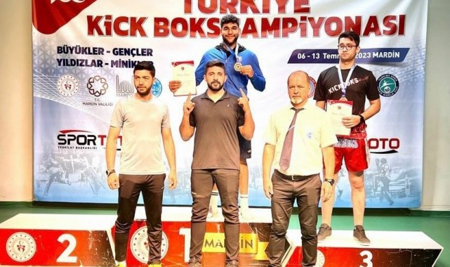 Erzurumlu Kick Boksçular madalyaları topladı