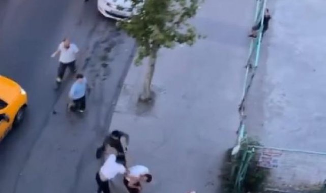 Esenler'de tekmeli yumruklu yol verme kavgası kamerada