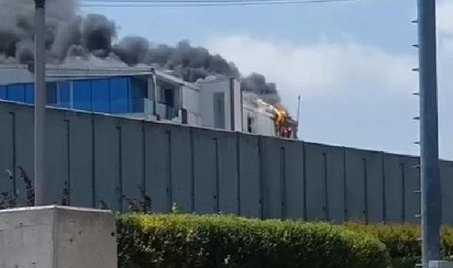 Esenyurt'ta fabrika yangını-1