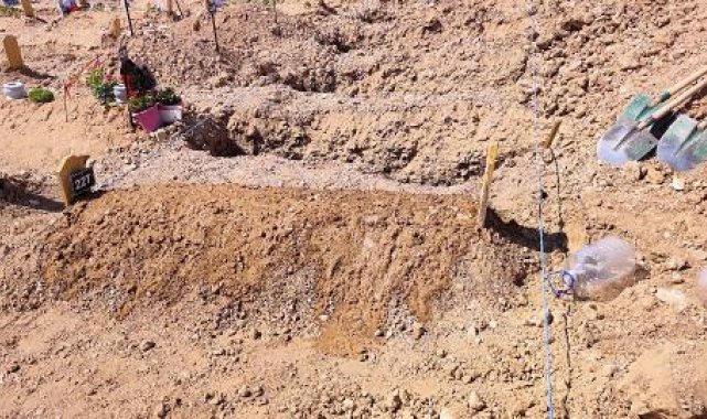 Eşinin bıçaklayarak öldürdüğü Büşra, son yolculuğuna uğurlandı