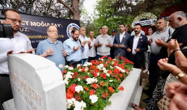 Eski Bakan Mehmet Moğultay kabri başında anıldı