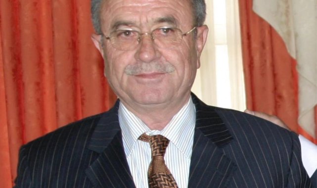 Eski Başkan Ünal hayatını kaybetti