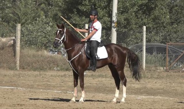 Eskişehir'de ata sporlarından, atlı cirit ve atlı okçuluk etkinliği