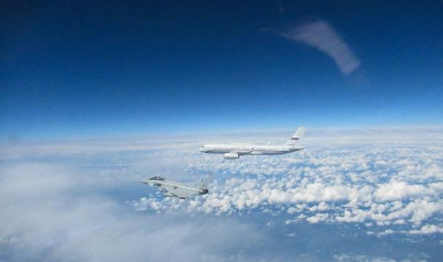 Estonya'daki İngiliz savaş uçakları, Rus uçaklarını engelledi