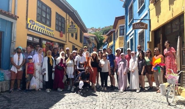 Farklı ülkelerden gelen öğrenciler Buldan'a hayran kaldı