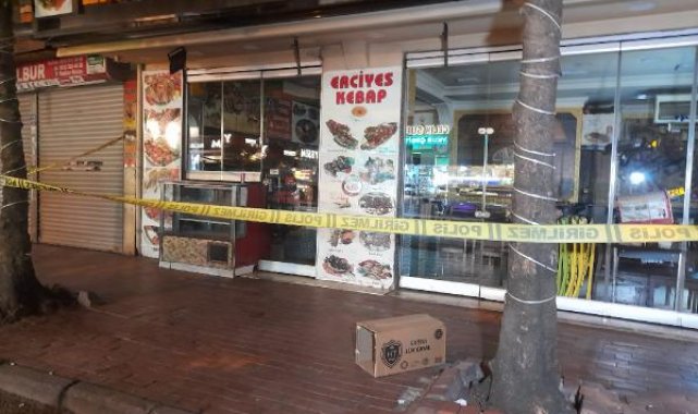 Fatih'te iki grup arasında çıkan silahlı kavgayı mahalle bekçileri havaya uyarı ateşi açarak ayırdı