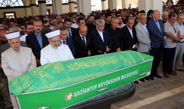 Fatma Şahin'in babası, son yolculuğuna uğurlandı