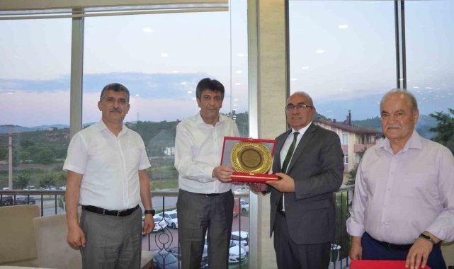 Fatsa'da emekli okul müdürlerine veda programı