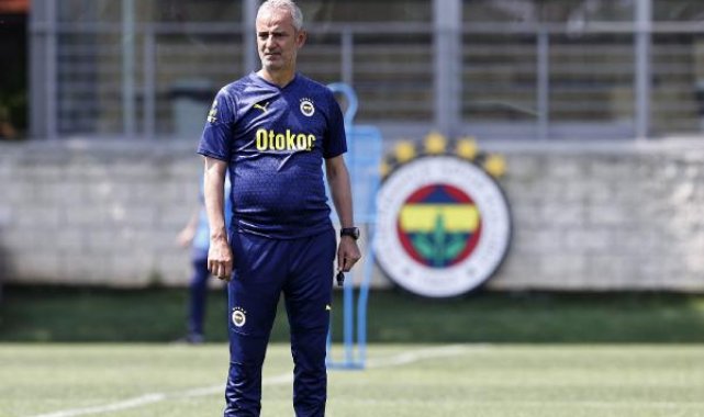 Fenerbahçe, günün ilk antrenmanında pas çalışması gerçekleştirdi