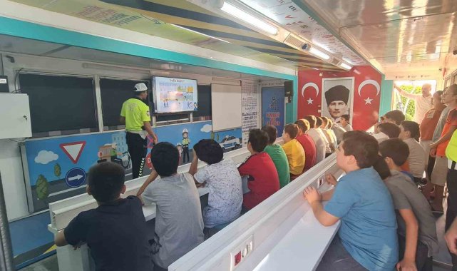 Fethiye emniyetinden 'Mobil Trafik Eğitim Tırı'