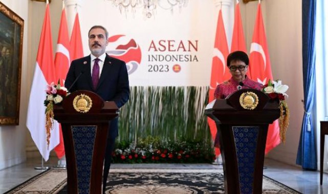 Fidan, Endonezyalı mevkidaşıyla basın toplantı düzenledi