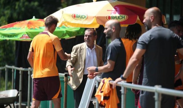 Galatasaray'da başkan Dursun Özbek antrenmanı takip etti