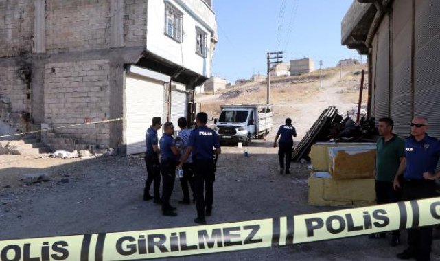 Gaziantep'te 2 yaşındaki çocuğunu rehin alan baba kendisini yaraladı
