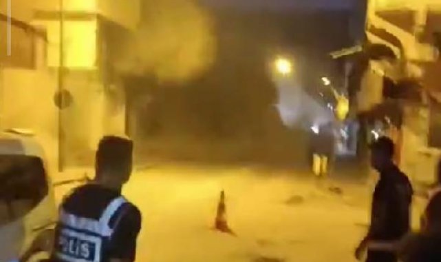 Gaziantep'te ağır hasarlı bina çöktü; çevredeki panik kamerada