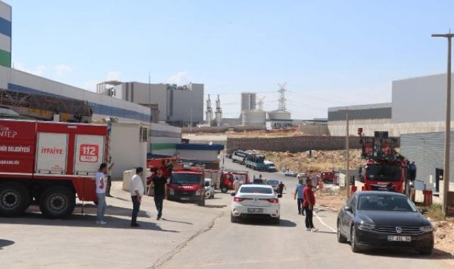 Gaziantep'te fabrika yangını; 10 kişi dumandan etkilendi