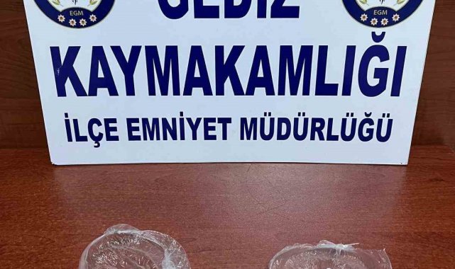 Gediz'e uyuşturucu getiren 2 şahıs yakalandı